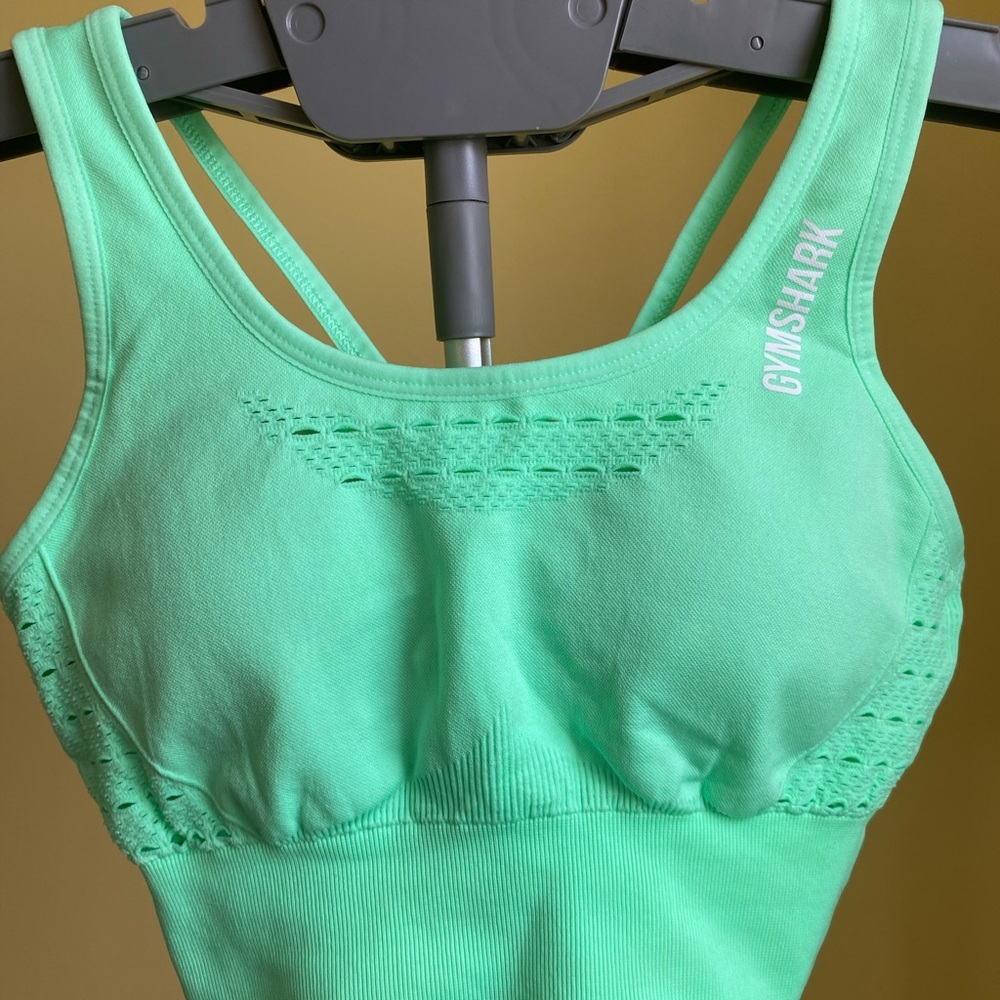 Gymshark  ENERGY+ SEAMLESS CROP TOP NWT - Picture 2 of 3